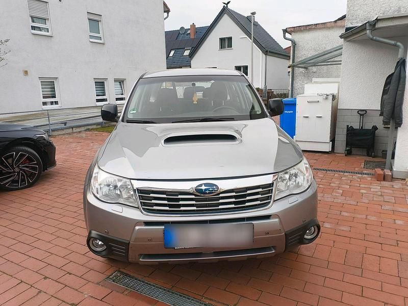 Gebraucht Subaru Forester 147 PS (108 kW) 2010 Silber SUV