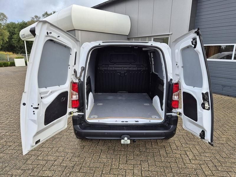 Weiß Gebraucht 2024 Peugeot Partner Van / Kleinbus | 17.775 € (Fairer Preis) - Bild 1/4