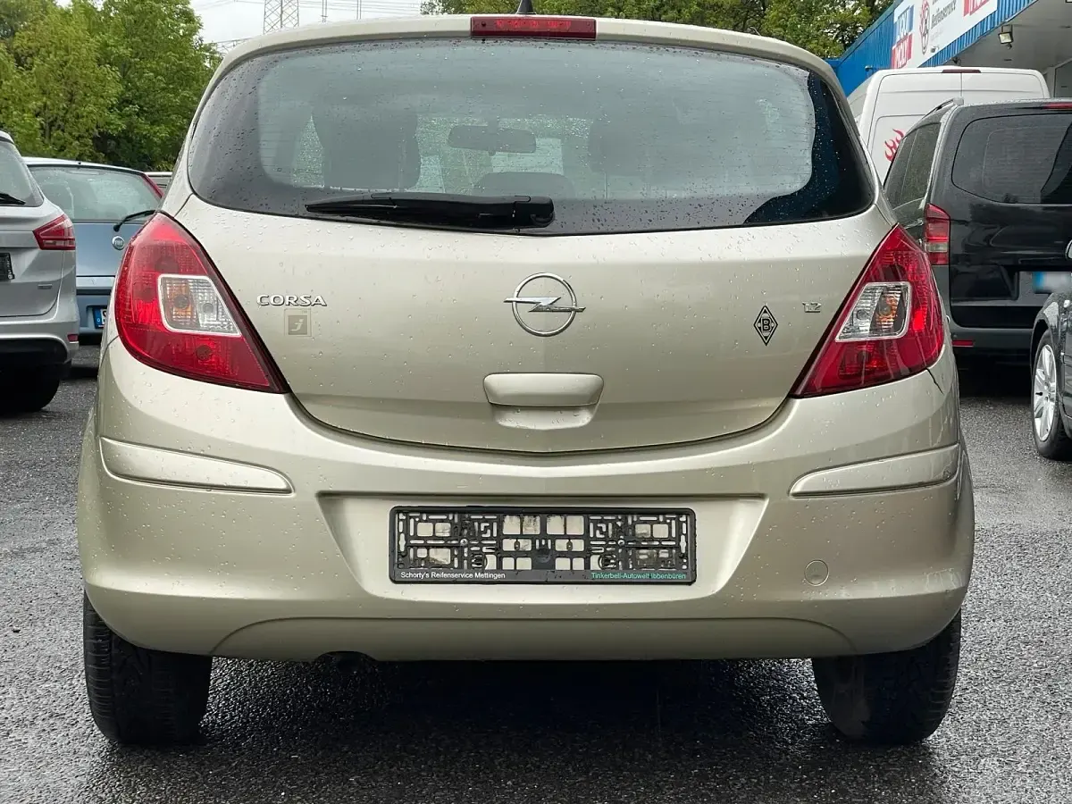 Gebraucht Opel Corsa 80 PS (58 kW) 2007 Gold Kleinwagen