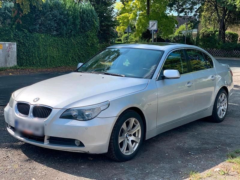 Silber Gebraucht 2003 BMW 520 Limousine | 2.700 € (Guter Preis) - Bild 1/4