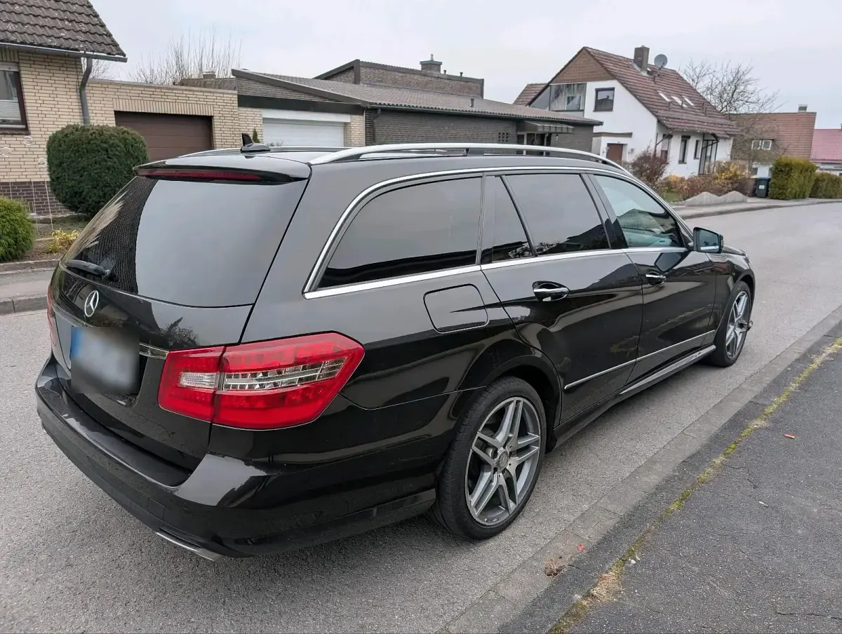 Gebraucht Mercedes E500 387 PS (284 kW) 2011 Schwarz Kombi