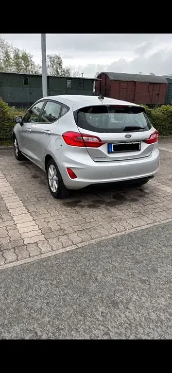 Gebraucht Ford Fiesta Cool & Connect 75 PS (55 kW) 2021 Silber Kleinwagen