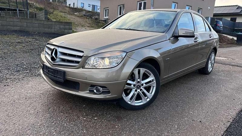 Bronze Gebraucht 2010 Mercedes C180 Avantgarde Limousine | 6.350 € (Superpreis) - Bild 1/4