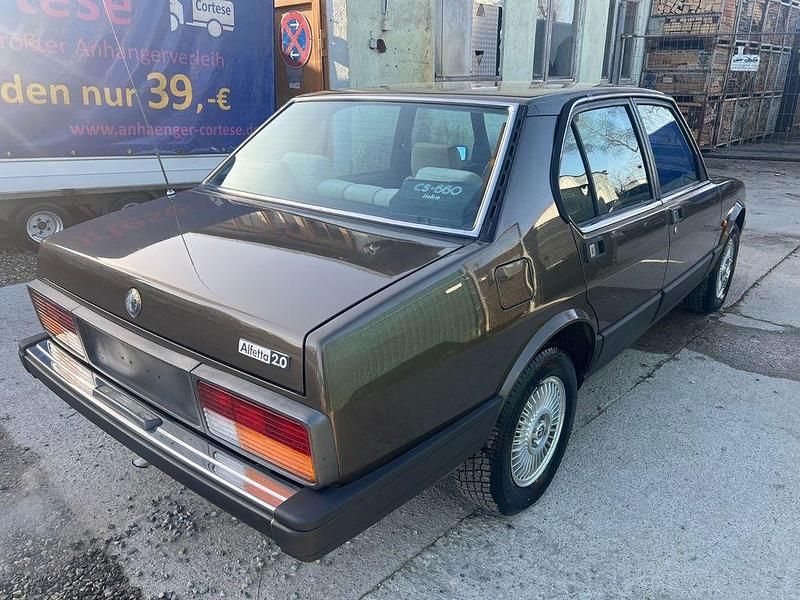 Gebraucht Alfa Romeo Alfetta 131 PS (96 kW) 1984 Braun Limousine