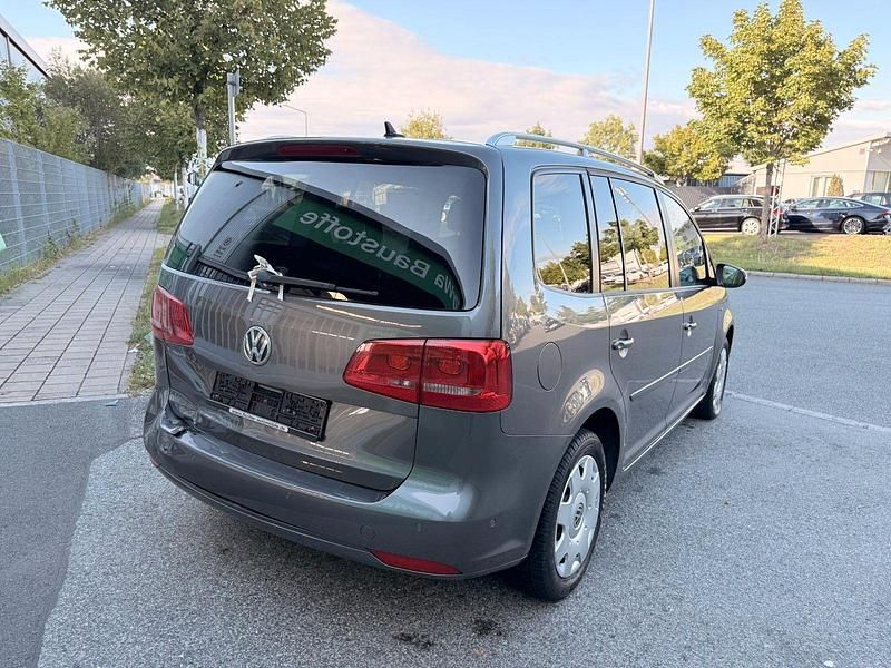 Gebraucht VW Touran Cup 140 PS (102 kW) 2014 Grau Van / Kleinbus