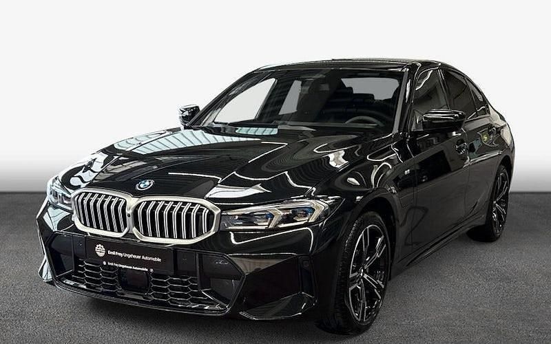 Schwarz Neu 2025 BMW 330e Limousine | 60.990 € (Fairer Preis) - Bild 1/4