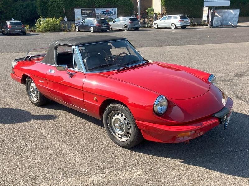 Rot Gebraucht 1987 Alfa Romeo Spider Cabrio | 15.700 € - Bild 1/4