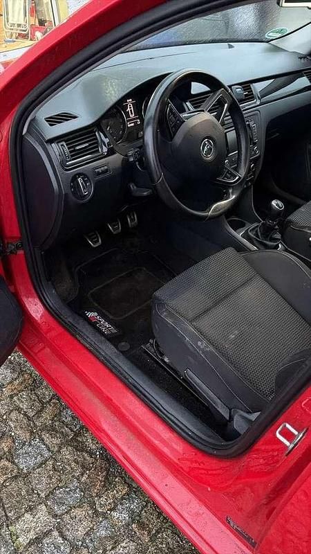 Gebraucht Skoda Rapid Style 105 PS (77 kW) 2014 Rot Kleinwagen