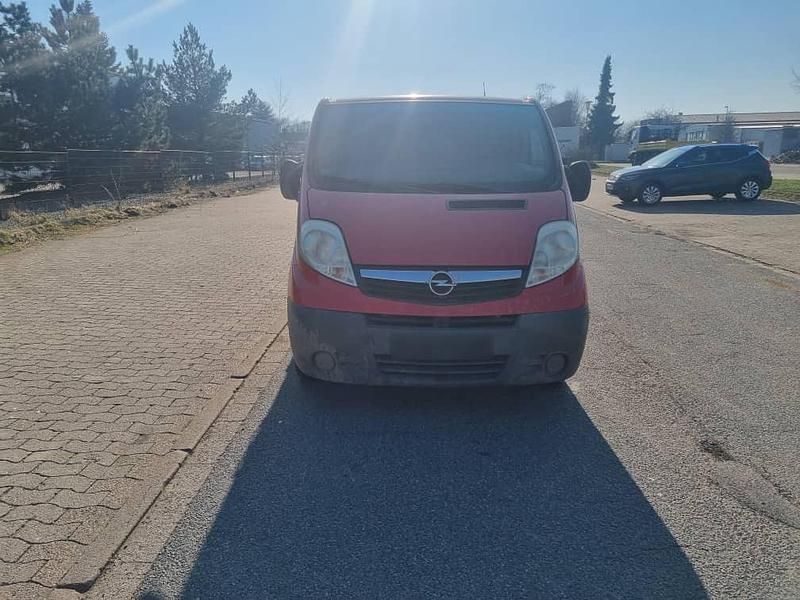 Gebraucht Opel Vivaro 114 PS (83 kW) 2007 Rot Van / Kleinbus