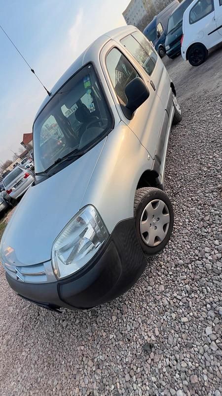 Gebraucht Citroën Berlingo 75 PS (55 kW) 2006 Silber Van / Kleinbus