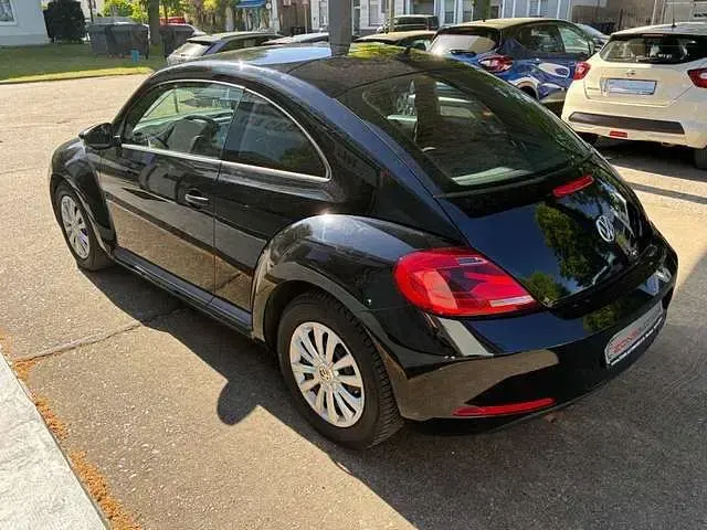 Usata VW Beetle 105 CV (77 kW) 2016 Nero Utilitaria