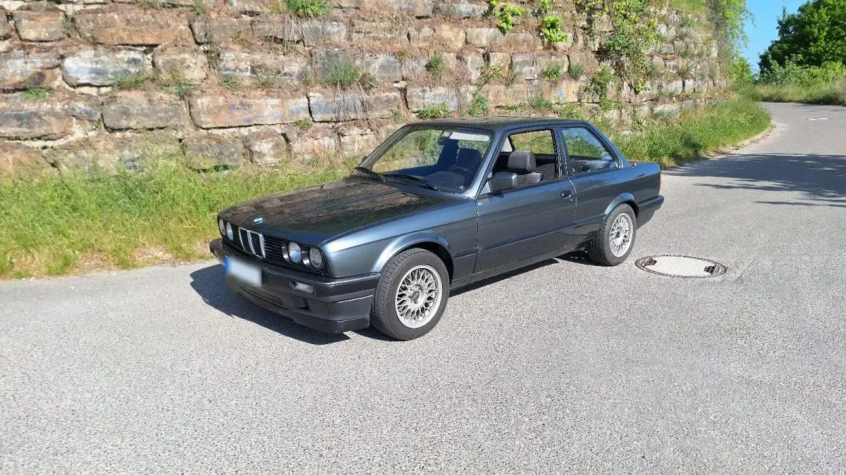 Gebraucht BMW 316 Shadowline 99 PS (72 kW) 1990 Grau Coupé