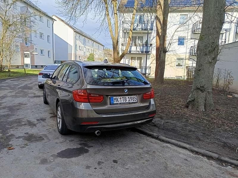Gebraucht BMW 320 Luxury Line 184 PS (135 kW) 2013 Kombi