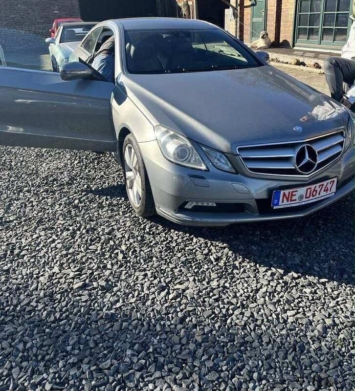 Silber Gebraucht 2022 Mercedes E350 Coupé | 10.000 € - Bild 1/4