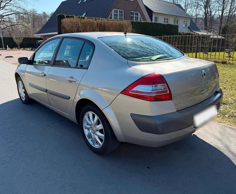 Gebraucht Renault Mégane II 111 PS (81 kW) 2006 Silber Limousine