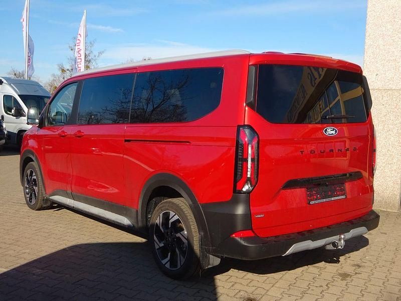 Neu Ford Tourneo Active 232 PS (170 kW) 2025 Rot Van / Kleinbus
