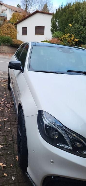 Weiß Gebraucht 2015 Mercedes E63 AMG AMG Limousine | 29.000 € (Superpreis) - Bild 1/4