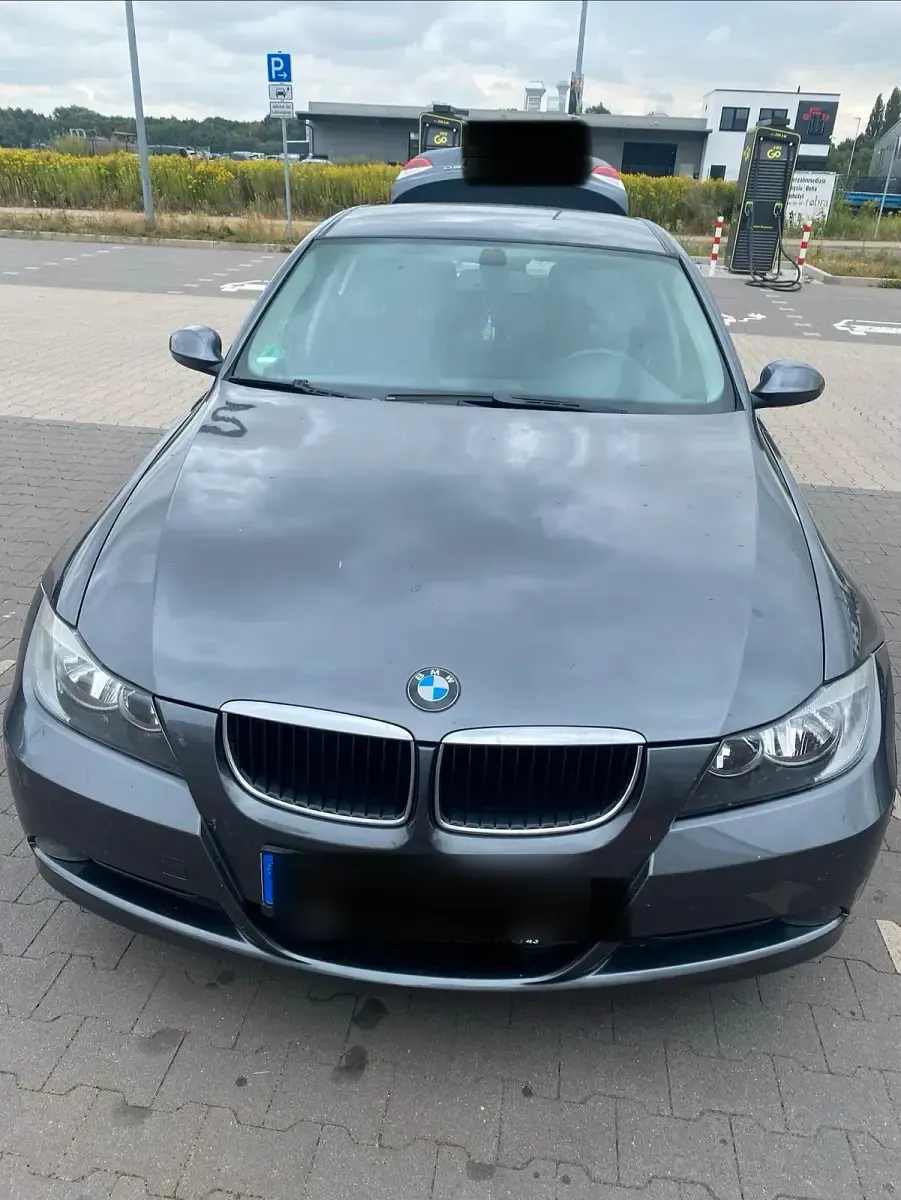 Gebraucht BMW 318 143 PS (105 kW) 2007 Andere farben Limousine