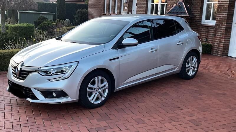 Silber Gebraucht 2018 Renault Mégane IV Limousine | 12.500 € (Guter Preis) - Bild 1/4