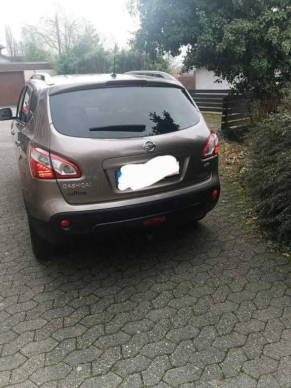 Braun Gebraucht 2012 Nissan Qashqai Tekna SUV | 7.699 € (Fairer Preis) - Bild 1/4
