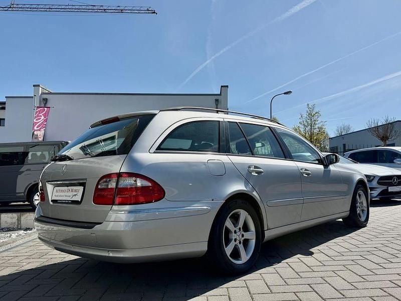 Gebraucht Mercedes E270 Elegance 177 PS (130 kW) 2003 Silber Limousine