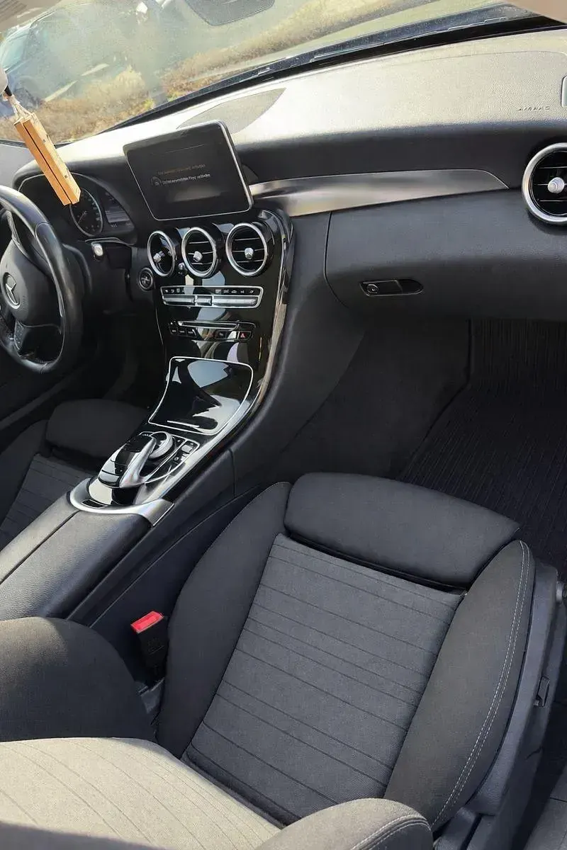 Gebraucht Mercedes C220 170 PS (125 kW) 2015 Schwarz Limousine