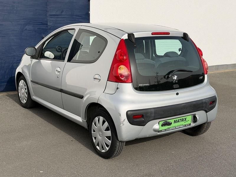 Gebraucht Peugeot 107 Filou 68 PS (50 kW) 2006 Silver grey 1e7/schutzlack Kleinwagen