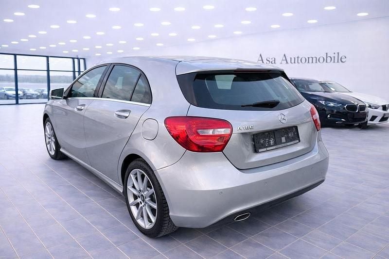 Second-hand Mercedes A180 122 CP (89 kW) 2013 Argintiu Berlinǎ