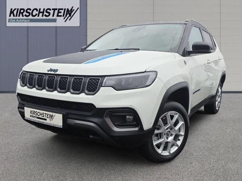 Gebraucht Jeep Compass Trailhawk 241 PS (177 kW) 2023 Weiss SUV