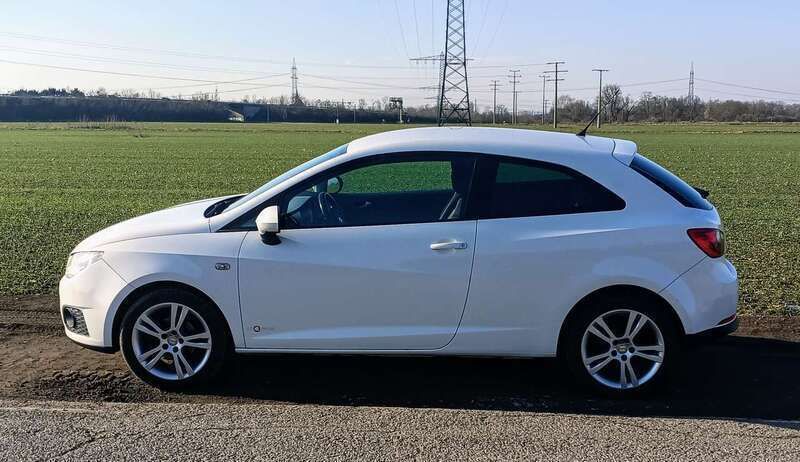 Weiß Gebraucht 2011 Seat Ibiza Copa Limousine | 3.300 € (Guter Preis) - Bild 1/4