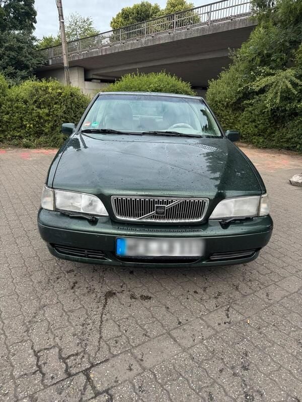 Grün Gebraucht 1998 Volvo S70 Limousine | 2.000 € - Bild 1/4