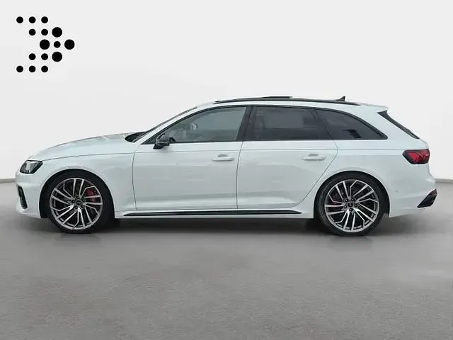 Gebraucht Audi RS4 Comfort 450 PS (330 kW) 2023 Gletscherweiß metallic Kombi