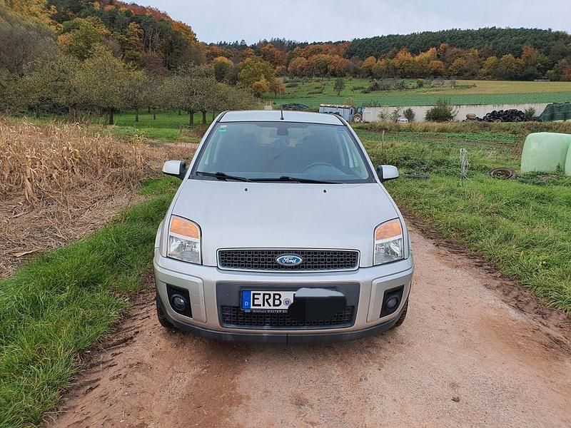 Silber Gebraucht 2006 Ford Fusion Limousine | 3.800 € (Fairer Preis) - Bild 1/4