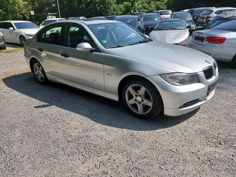 Gebraucht BMW 318 129 PS (94 kW) 2006 Silber Limousine