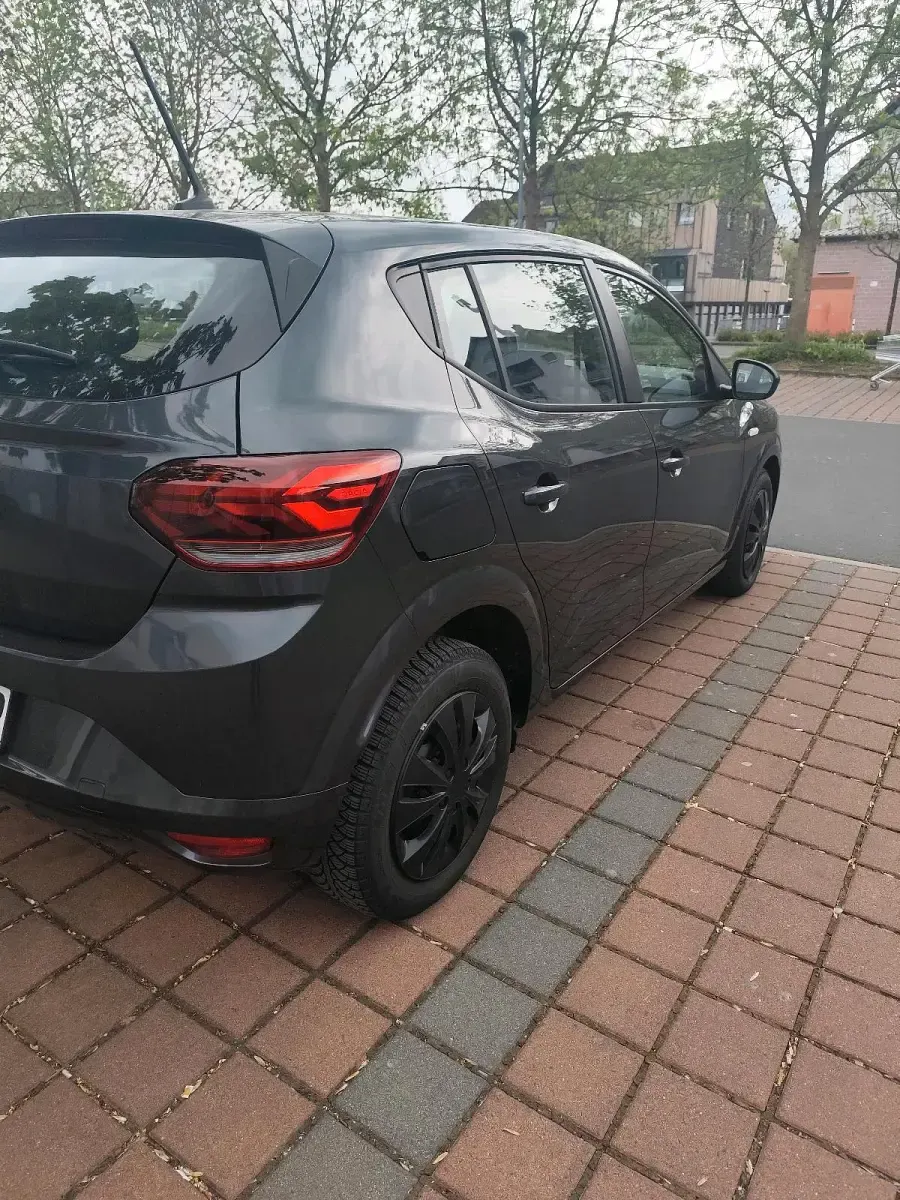 Gebraucht Dacia Sandero 67 PS (49 kW) 2022 Grau Kleinwagen