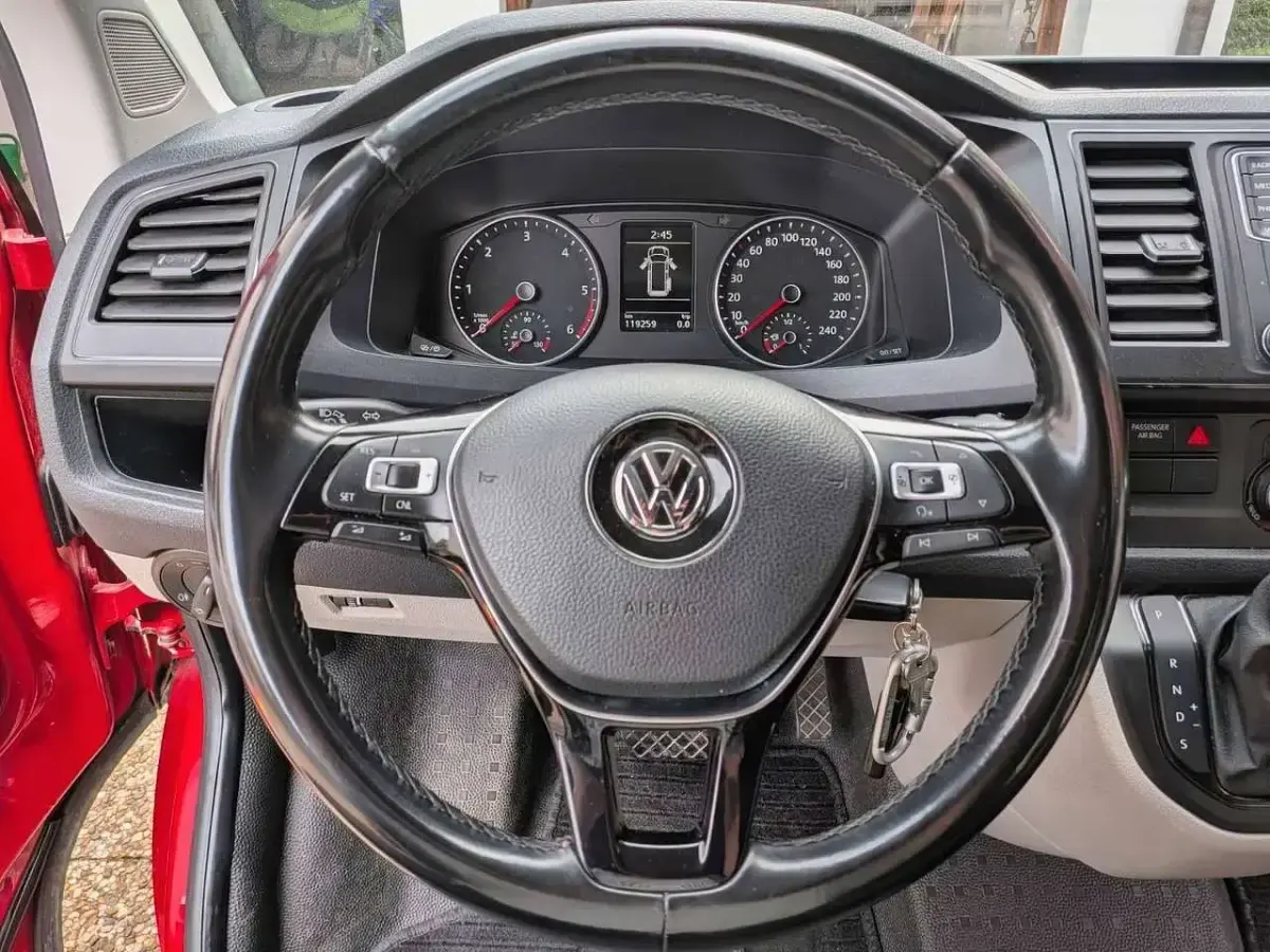 Gebraucht VW T6 150 PS (110 kW) 2019 Rot Van