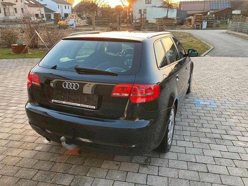 Gebraucht Audi A3 Ambiente 140 PS (102 kW) 2010 Schwarz Kleinwagen