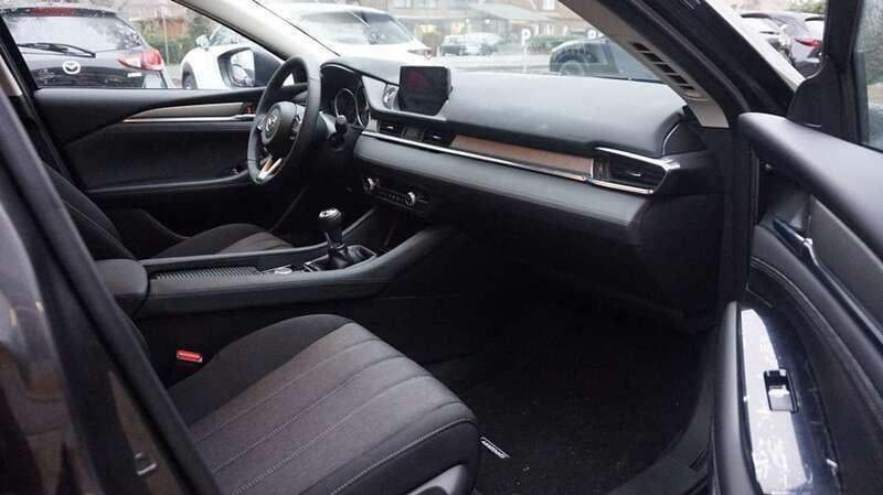 Gebraucht Mazda 6 Center-Line 165 PS (121 kW) 2025 Machine grey Kombi