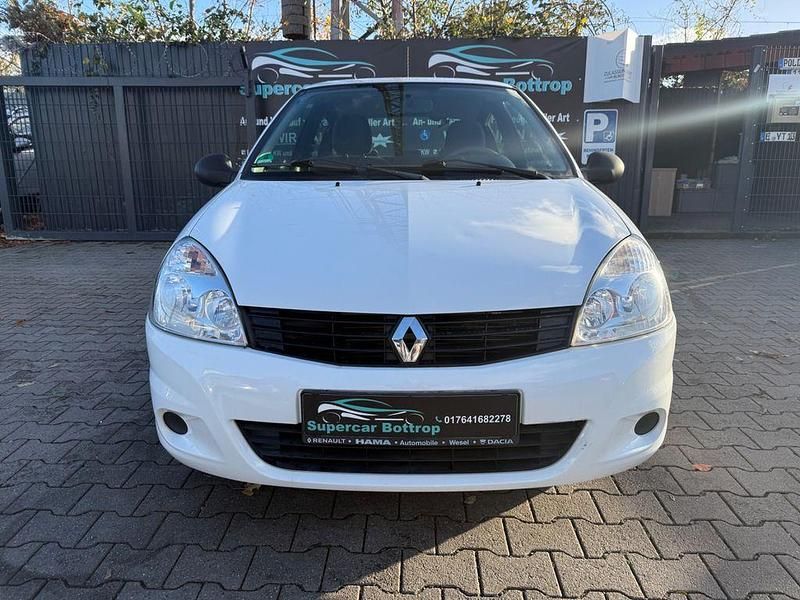 Weiß Gebraucht 2012 Renault Clio II Campus Kleinwagen | 3.999 € (Etwas zu teuer) - Bild 1/4