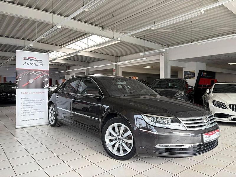 Gebraucht VW Phaeton 239 PS (175 kW) 2011 Braun Limousine