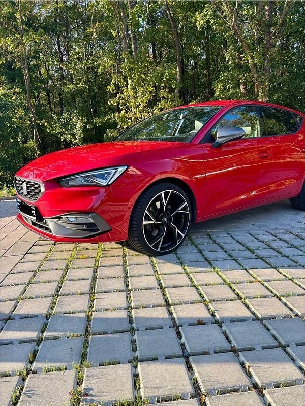 Rot Gebraucht 2020 Seat Leon FR Kombi | 17.900 € (Guter Preis) - Bild 1/4