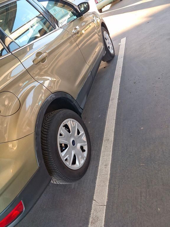 Gebraucht Ford Kuga Trend 150 PS (110 kW) 2013 Beige SUV