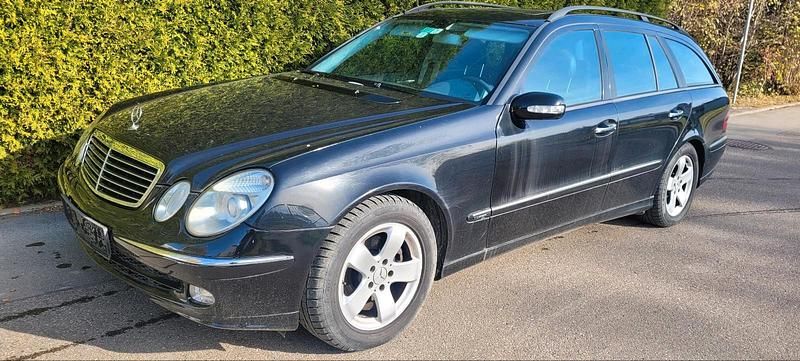 Schwarz Gebraucht 2004 Mercedes E270 Kombi | 3.800 € (Fairer Preis) - Bild 1/4