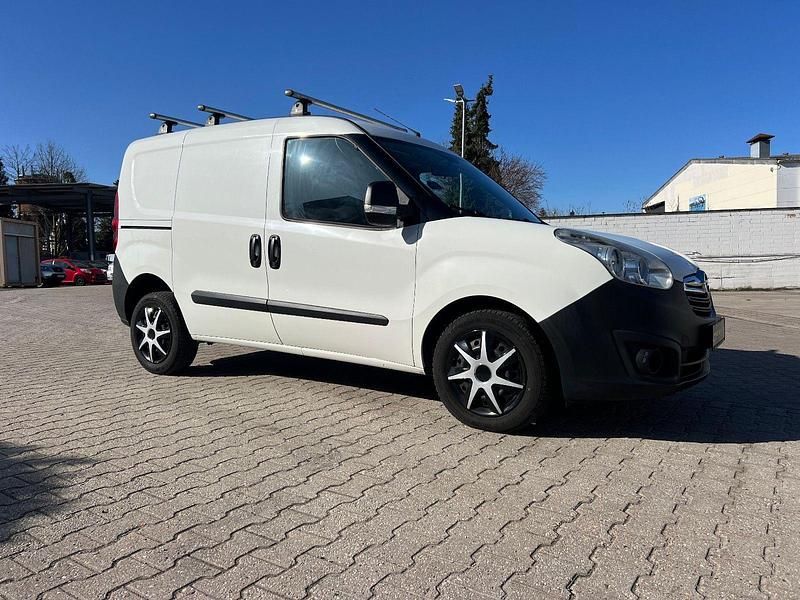 Second-hand Opel Combo Edition 95 CP (69 kW) 2017 Alb Monovolum