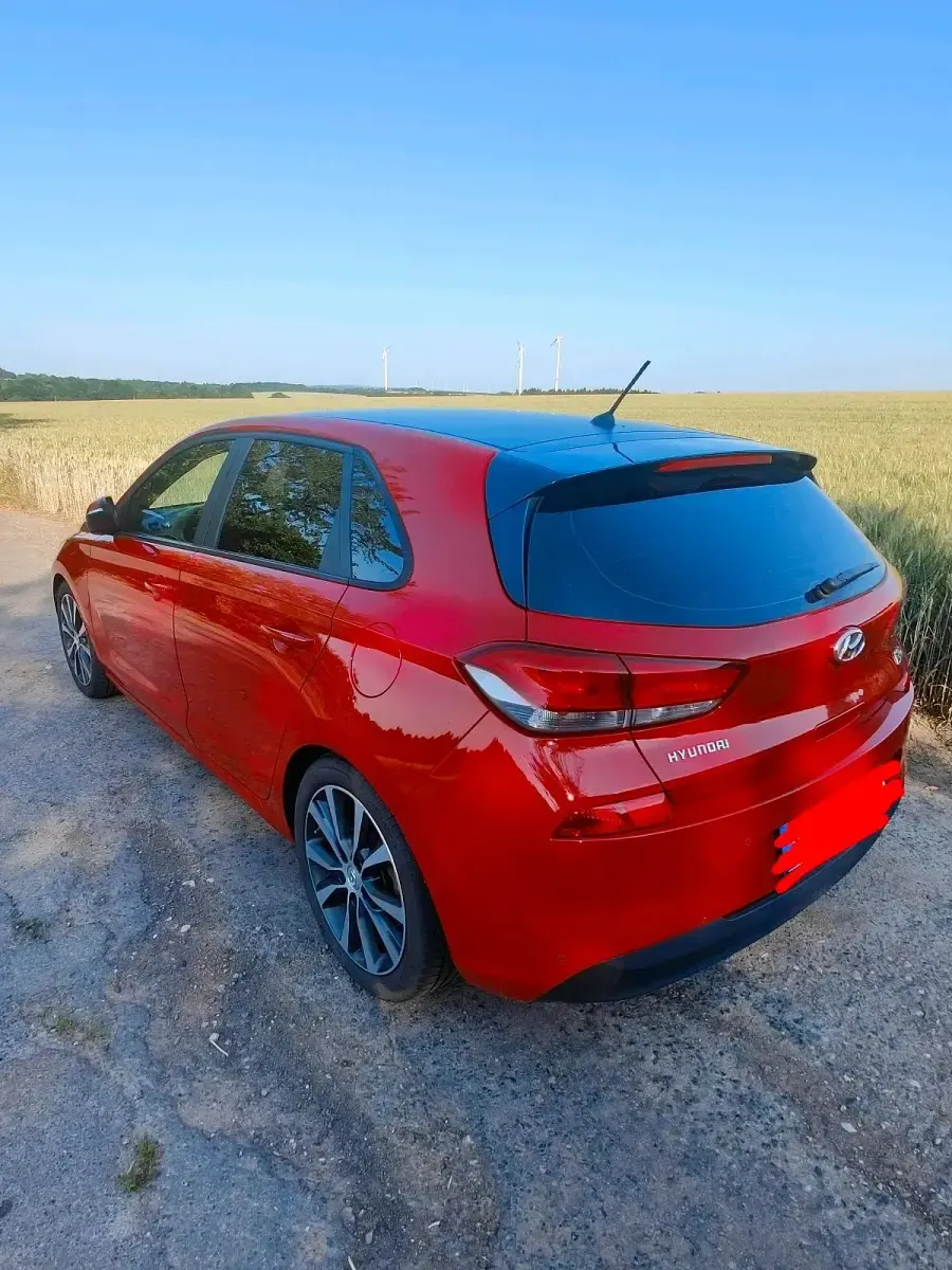 Gebraucht Hyundai i30 Style 140 PS (102 kW) 2017 Rot Limousine