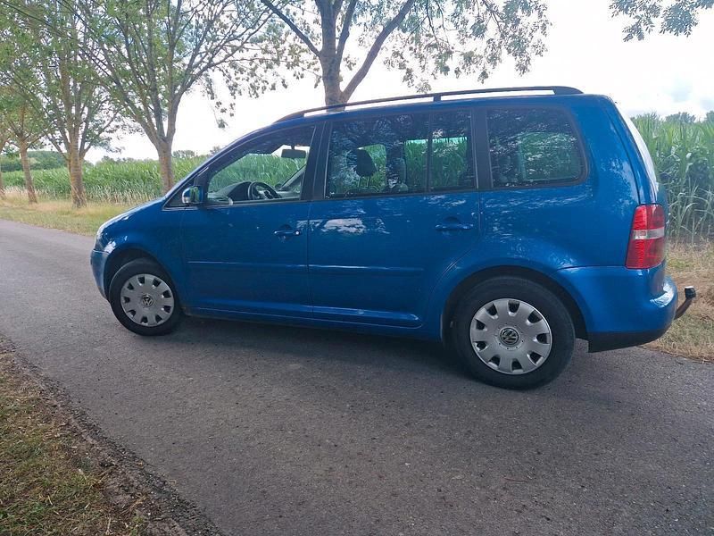 Blau Gebraucht 2004 VW Touran Van / Kleinbus | 950 € (Superpreis) - Bild 1/4