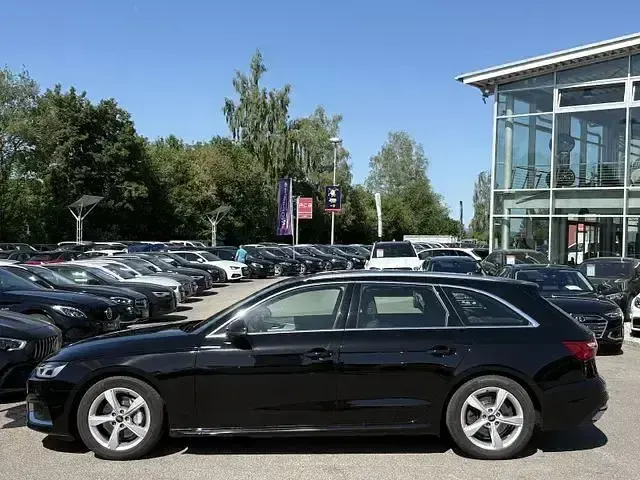 Gebraucht Audi A4 Advanced 204 PS (150 kW) 2022 Schwarz Kombi