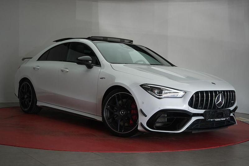 Weiß Gebraucht 2021 Mercedes CLA45 AMG AMG Limousine | 52.490 € (Teuer) - Bild 1/4