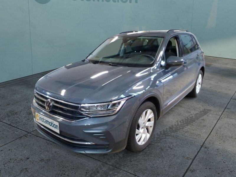 Grau Gebraucht 2023 VW Tiguan Life SUV | 39.650 € (Teuer) - Bild 1/2