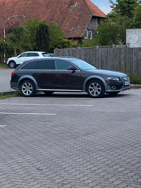 Braun Gebraucht 2011 Audi A4 Allroad Kombi | 8.200 € (Guter Preis) - Bild 1/4